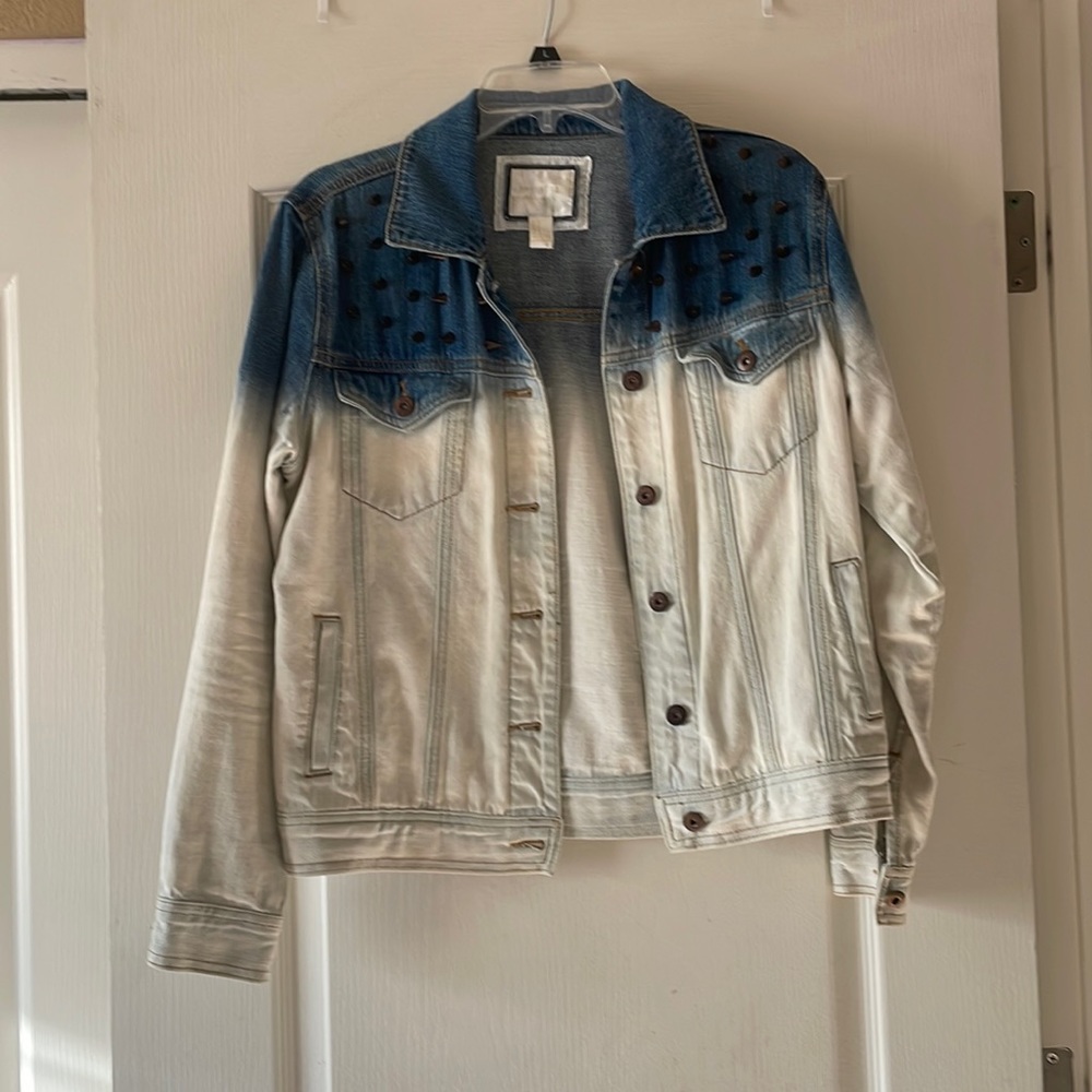 Blue and white hombre Jean jacket with spikes